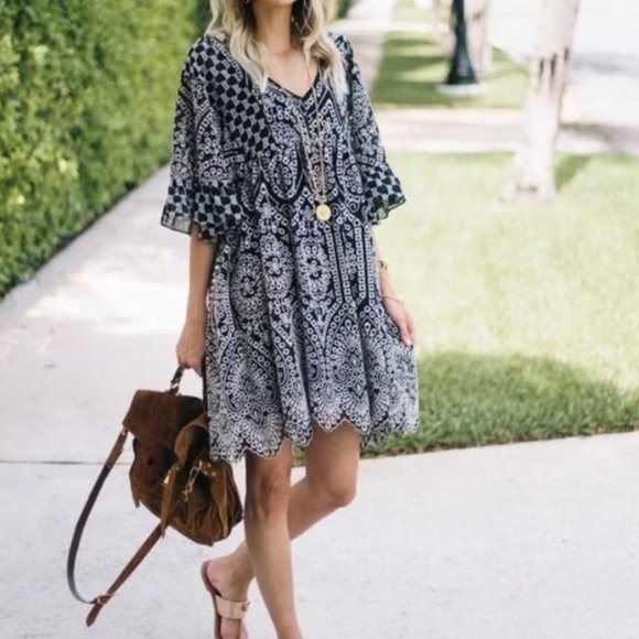 Anthro AKEMI + KIN Brooke Embroidered Eyelet Swing Dress size 4 Anthropologie - Picture 3 of 8